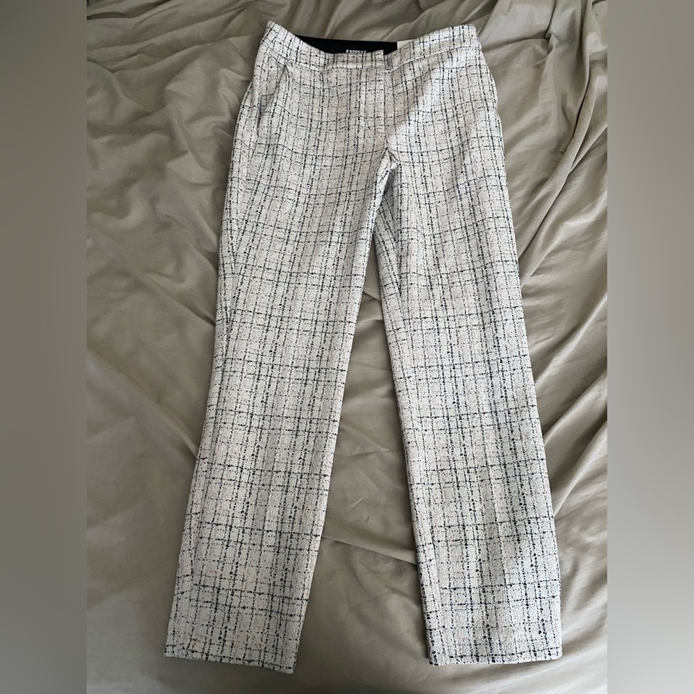 *NWT* Express High Waisted Dress Pant 

Size: 6R/6R